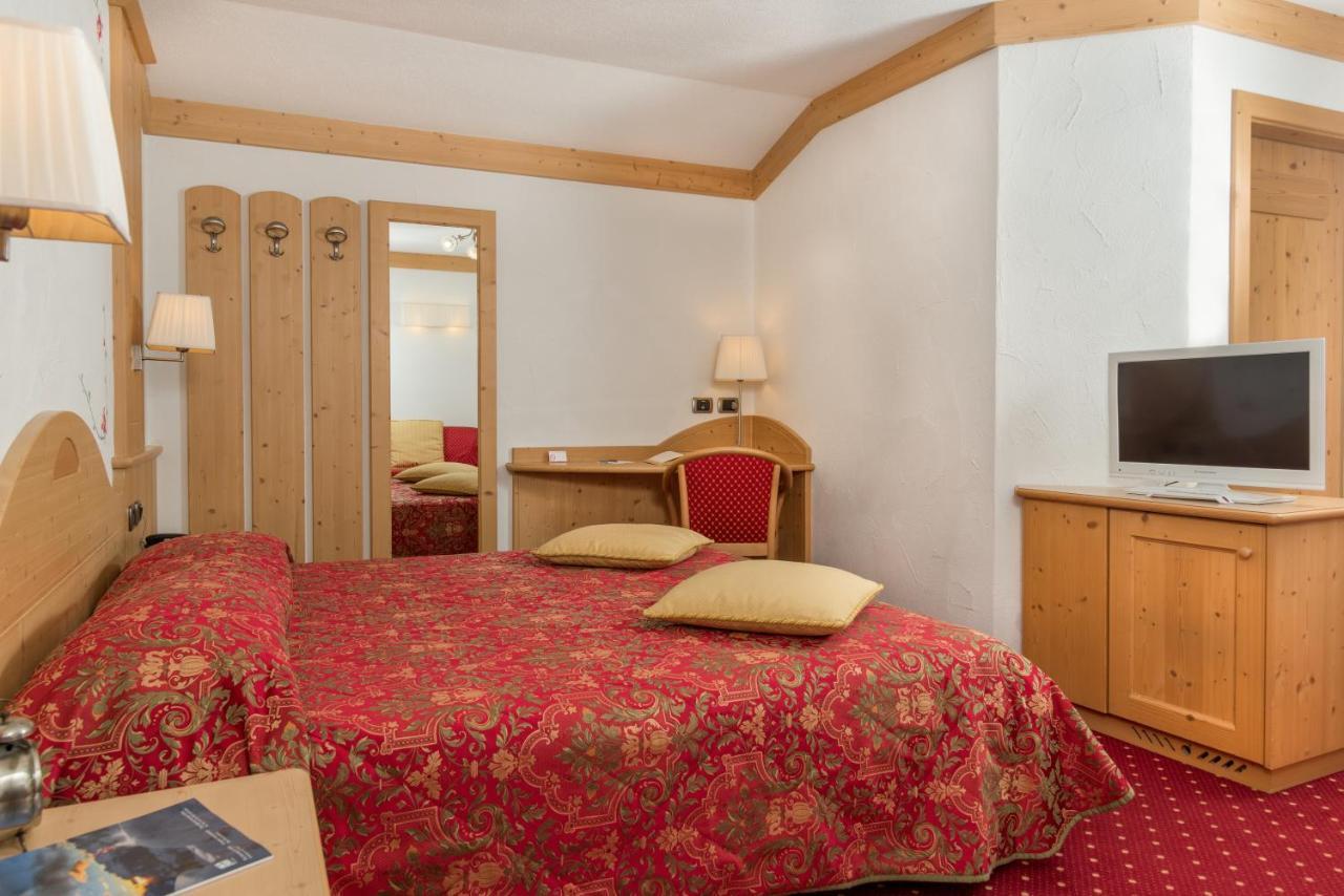 Hotel Garni Lastei Pozza di Fassa Esterno foto