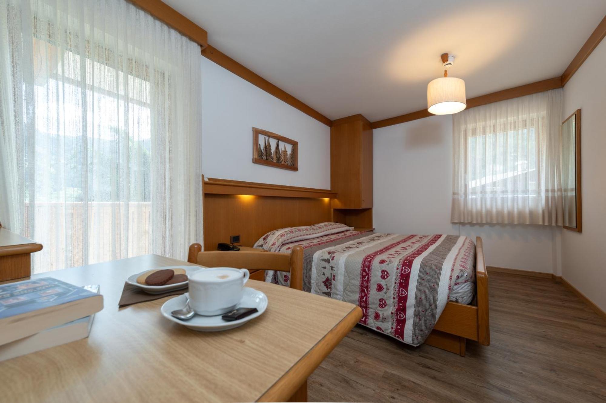 Hotel Garni Lastei Pozza di Fassa Esterno foto