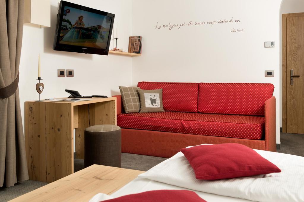 Hotel Garni Lastei Pozza di Fassa Esterno foto