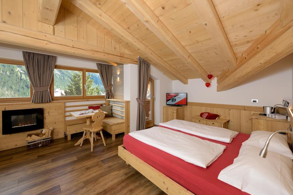 Hotel Garni Lastei Pozza di Fassa Esterno foto