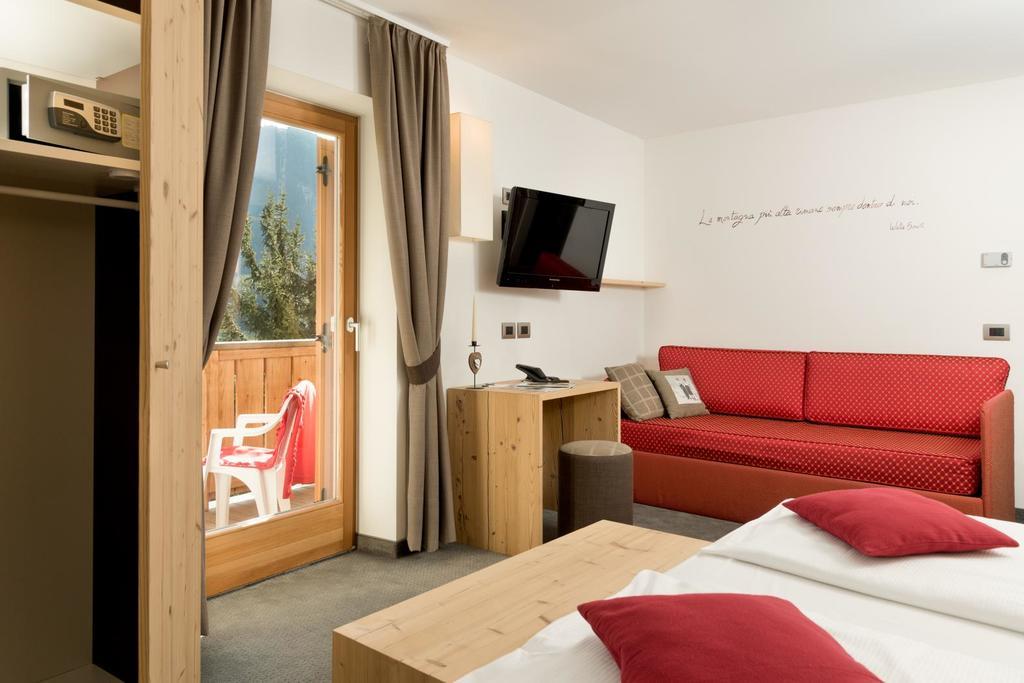 Hotel Garni Lastei Pozza di Fassa Esterno foto