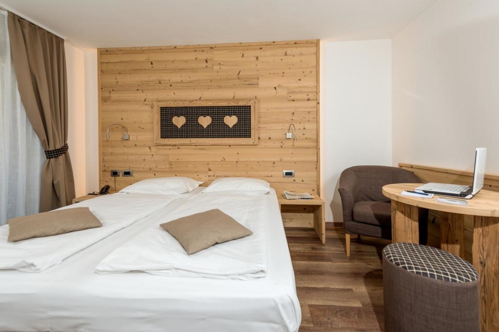 Hotel Garni Lastei Pozza di Fassa Esterno foto