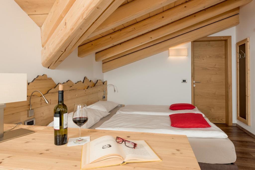 Hotel Garni Lastei Pozza di Fassa Esterno foto