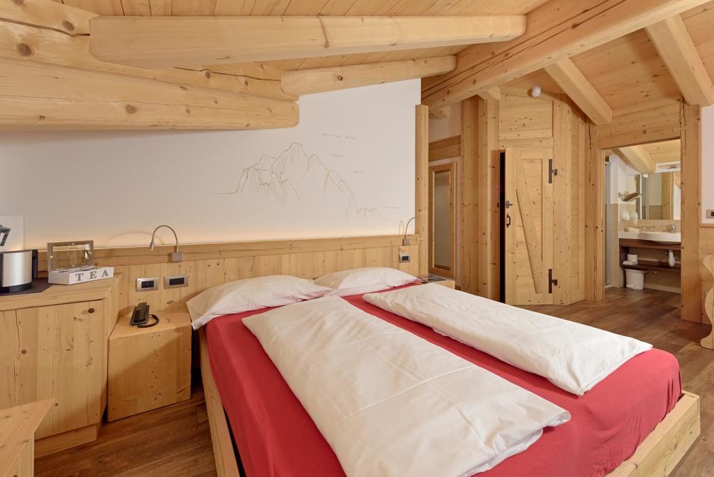 Hotel Garni Lastei Pozza di Fassa Esterno foto