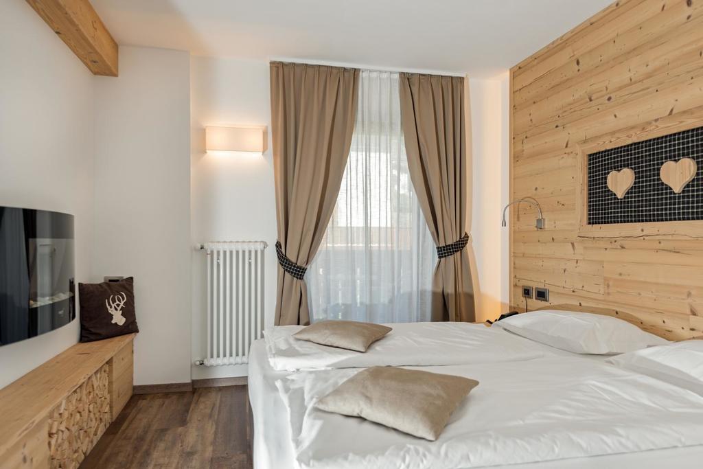 Hotel Garni Lastei Pozza di Fassa Esterno foto