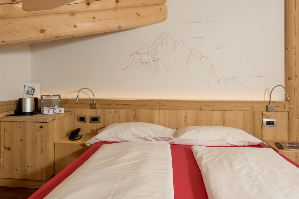 Hotel Garni Lastei Pozza di Fassa Esterno foto