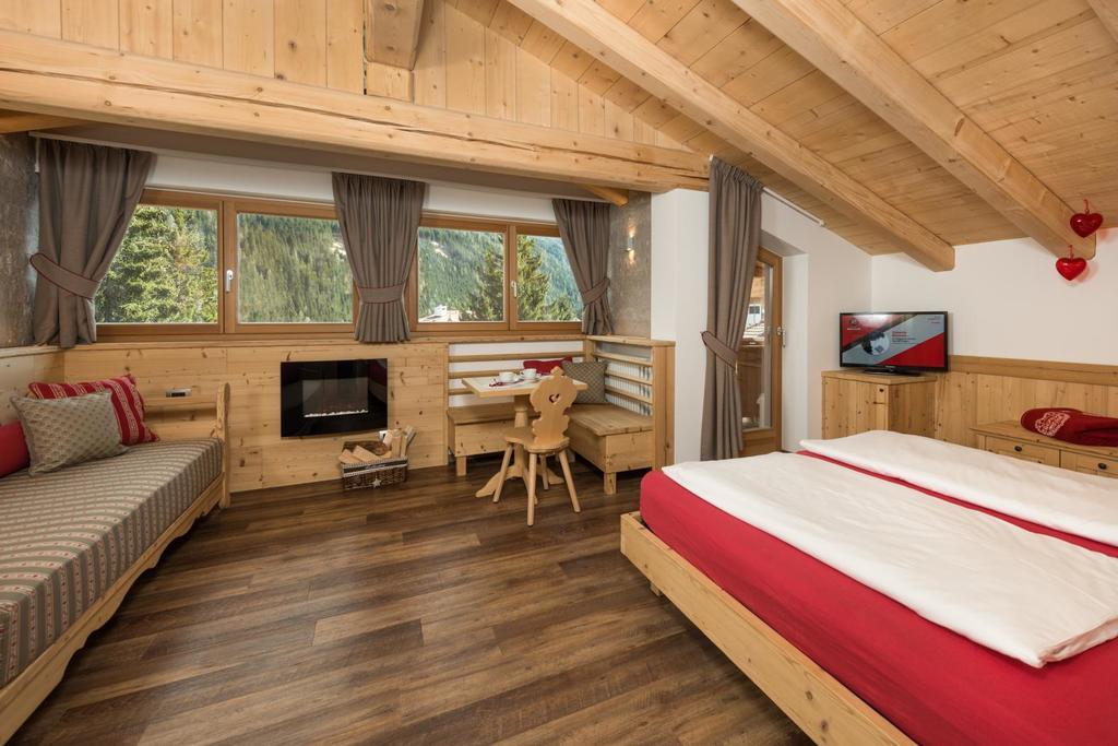 Hotel Garni Lastei Pozza di Fassa Esterno foto