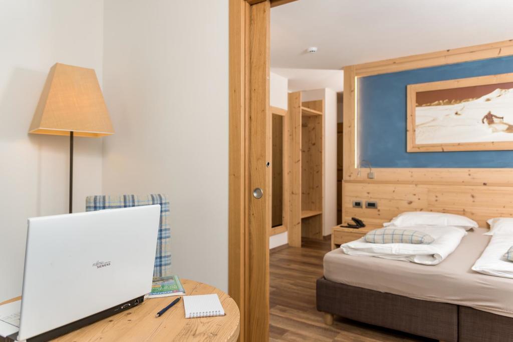 Hotel Garni Lastei Pozza di Fassa Esterno foto